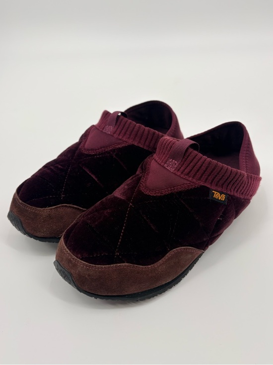 Teva Shoes - Teva Ember Moc Women's Slip On Slipper Shoes Size 8 Maroon Velvet Quilted